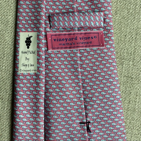 Vineyard Classic Original Whale Tie Pink - Picture 6 of 6